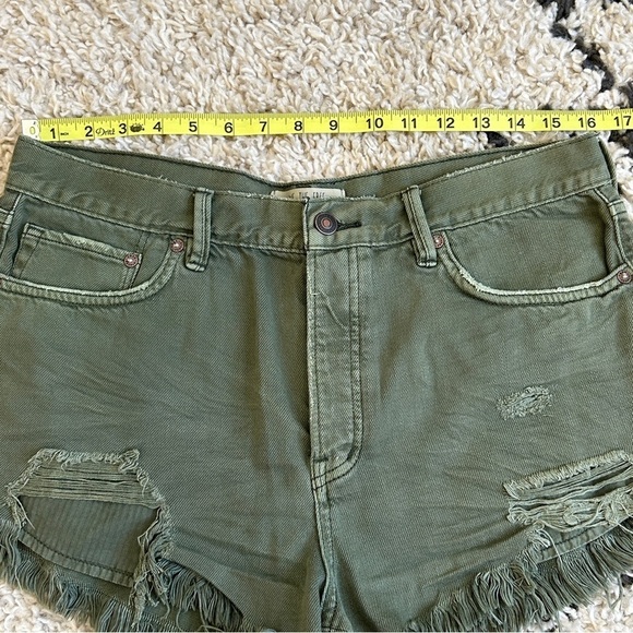 We The Free x Free People Loving Good Vibrations Cut Off Green Jean Shorts, 30 - Picture 14 of 16
